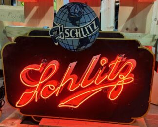 Schlitz with globe